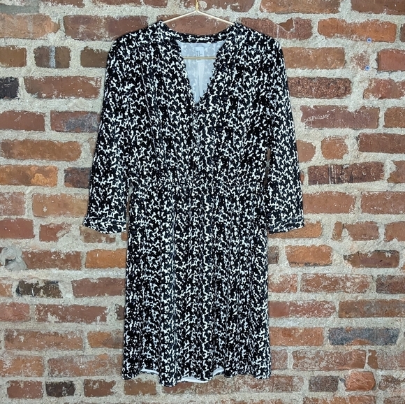 H&M Size 10 Abstract Long Sleeve Lined Dress w/ Buttons Up the Front - Picture 2 of 13